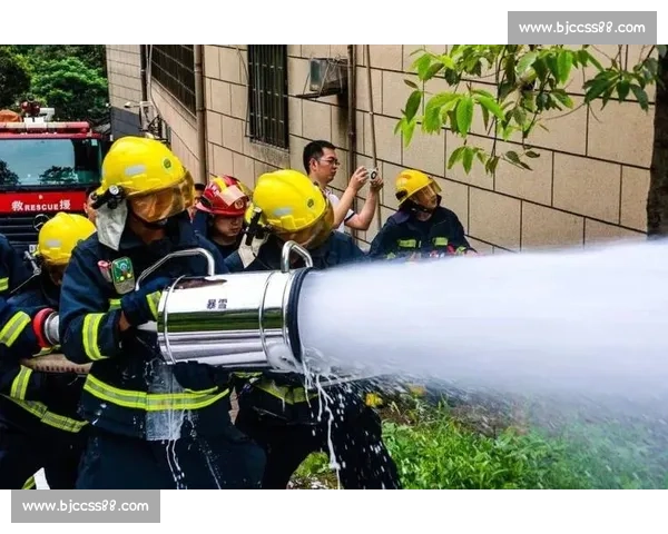 119 拨 119?这场救援救了 110 和 “自己人” 119 拨 119?这场救援救了 110 和 “自己人”